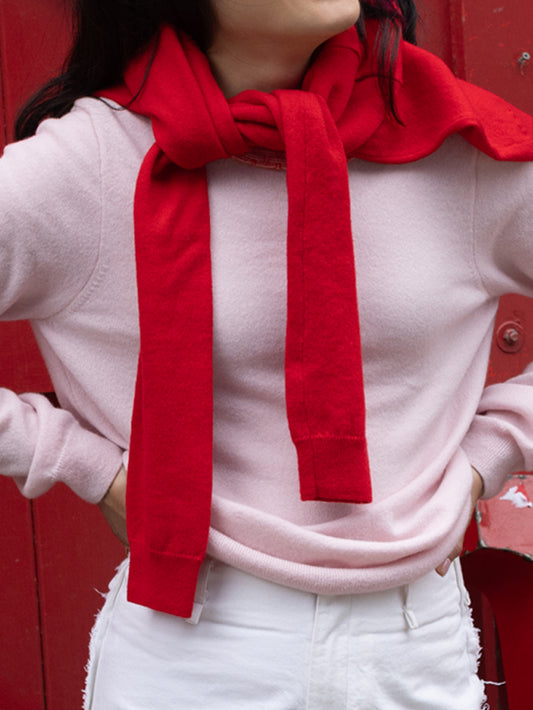 CUSTOM-DESIGNED CREWNECK