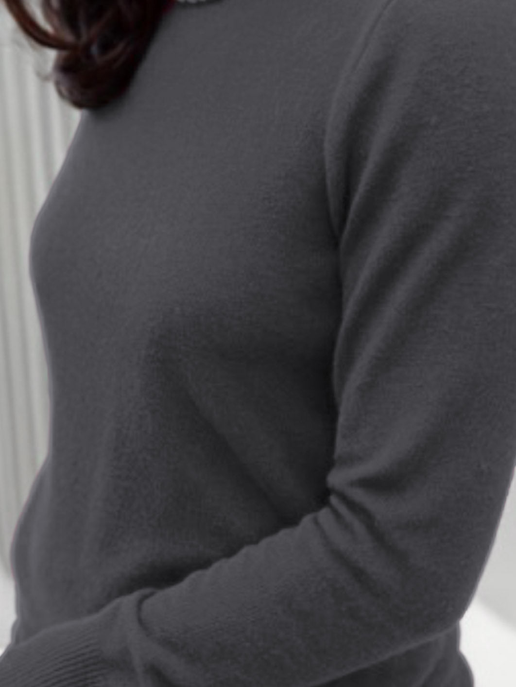 CUSTOM-DESIGNED CREWNECK