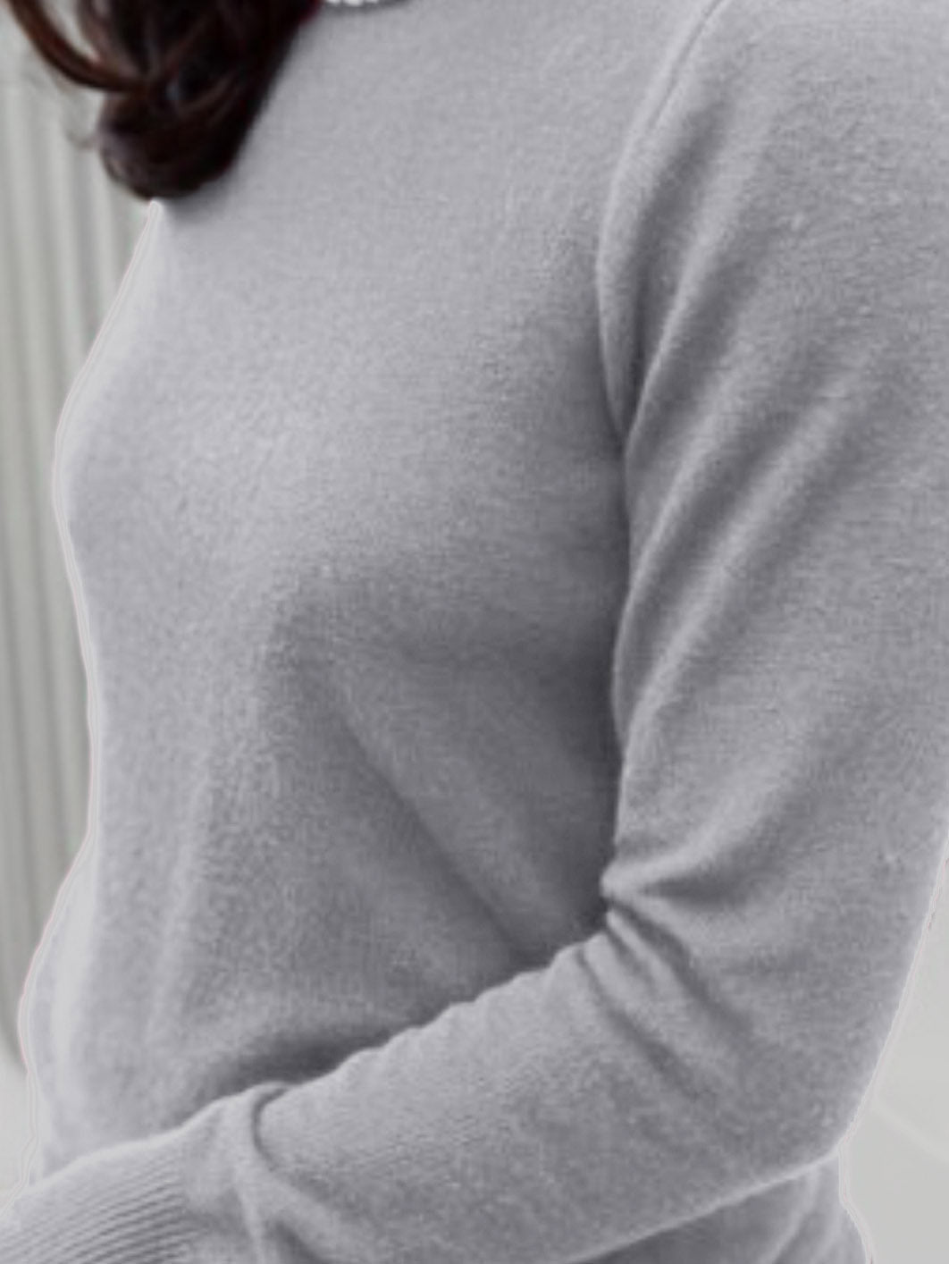 CUSTOM-DESIGNED CREWNECK