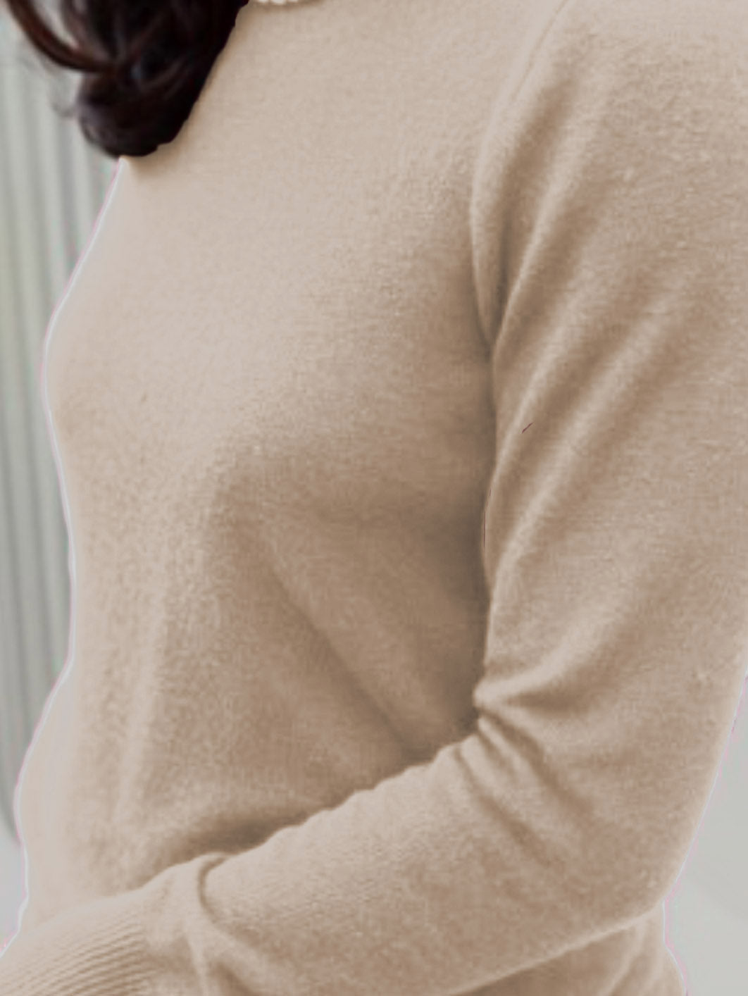 CUSTOM-DESIGNED CREWNECK