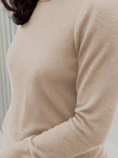 CUSTOM-DESIGNED CREWNECK
