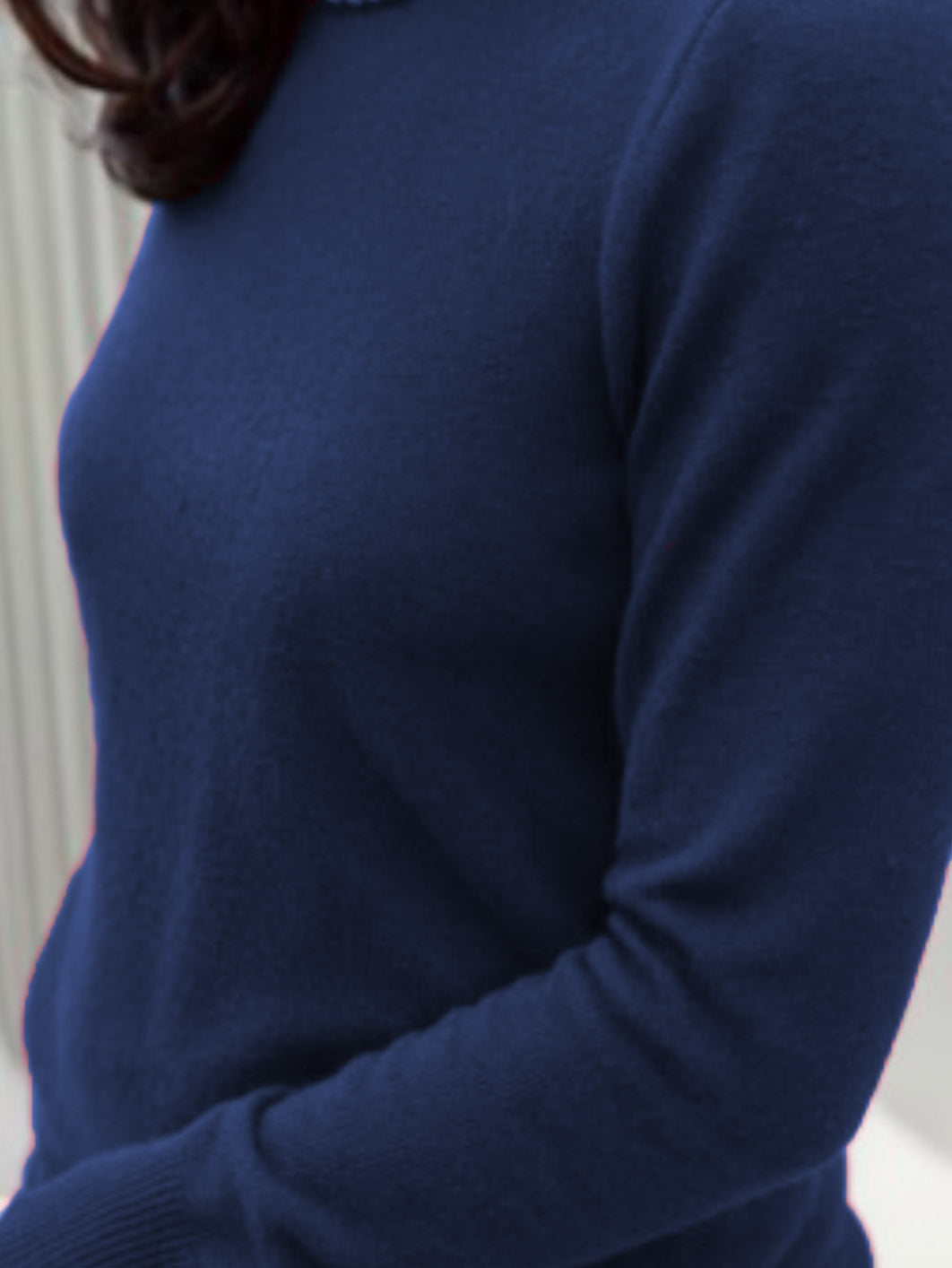 CUSTOM-DESIGNED CREWNECK